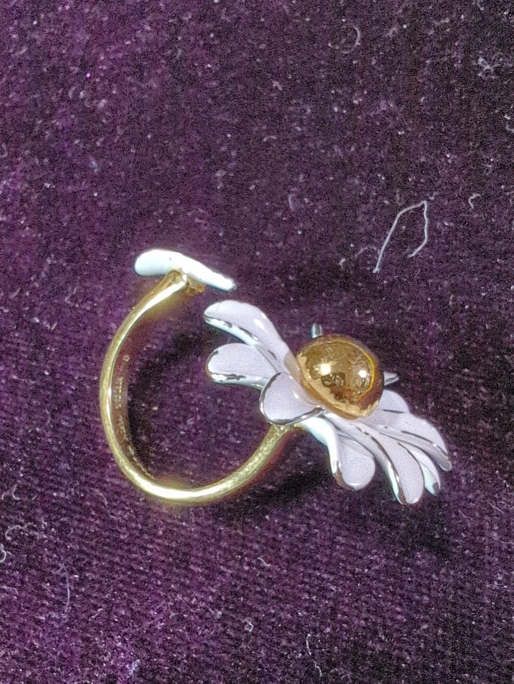 Kate Spade Gold Tone Flower Ring White Enamel Size 8 Adjustable Marked on Ring